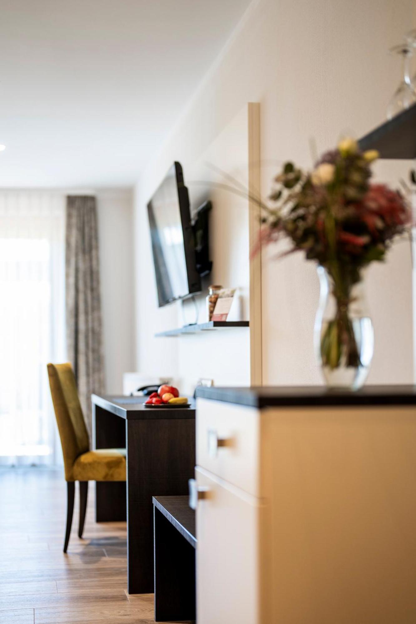 Hotel-Gasthof Rose Oberkirch  Eksteriør billede