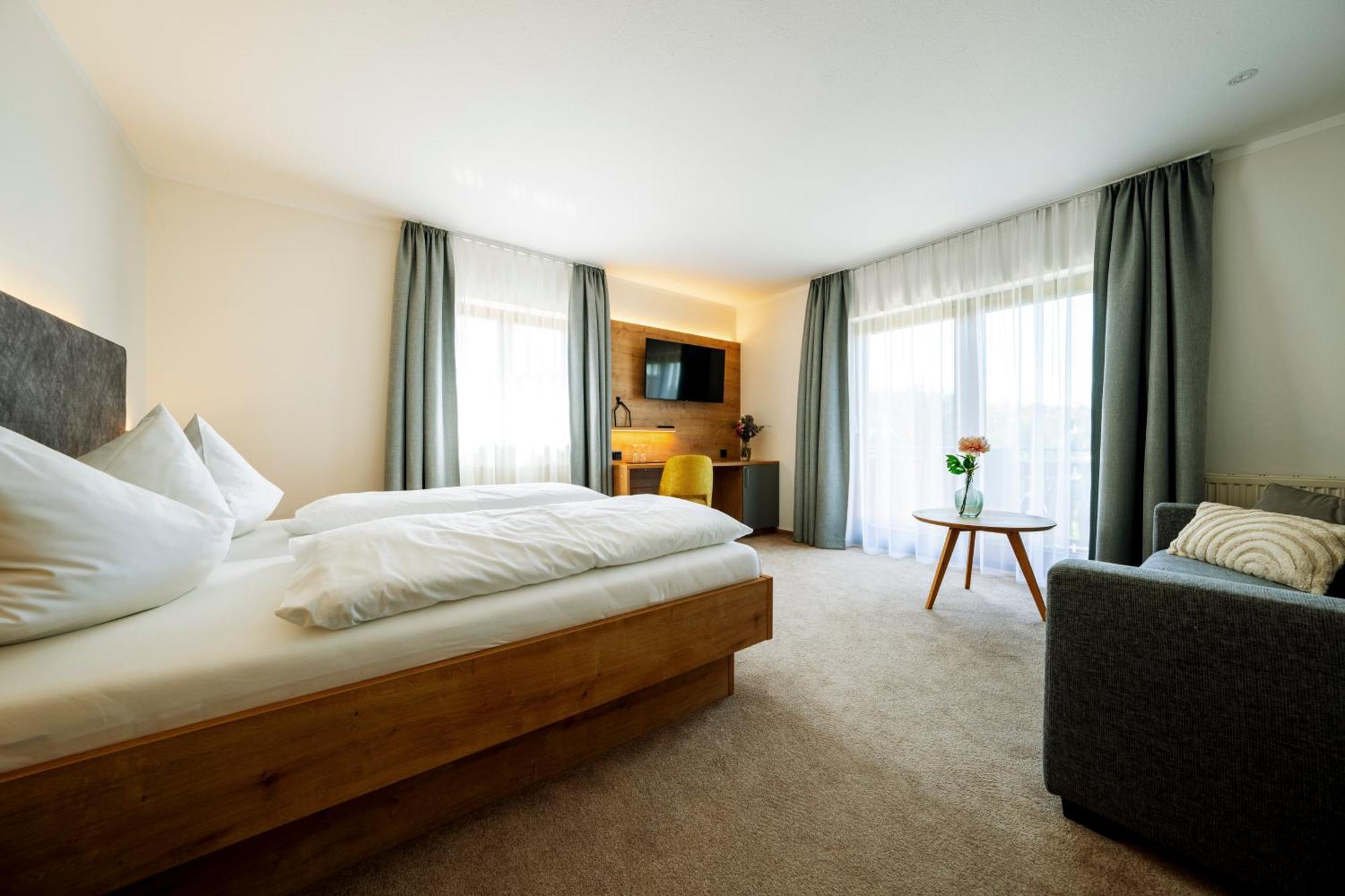Hotel-Gasthof Rose Oberkirch  Eksteriør billede