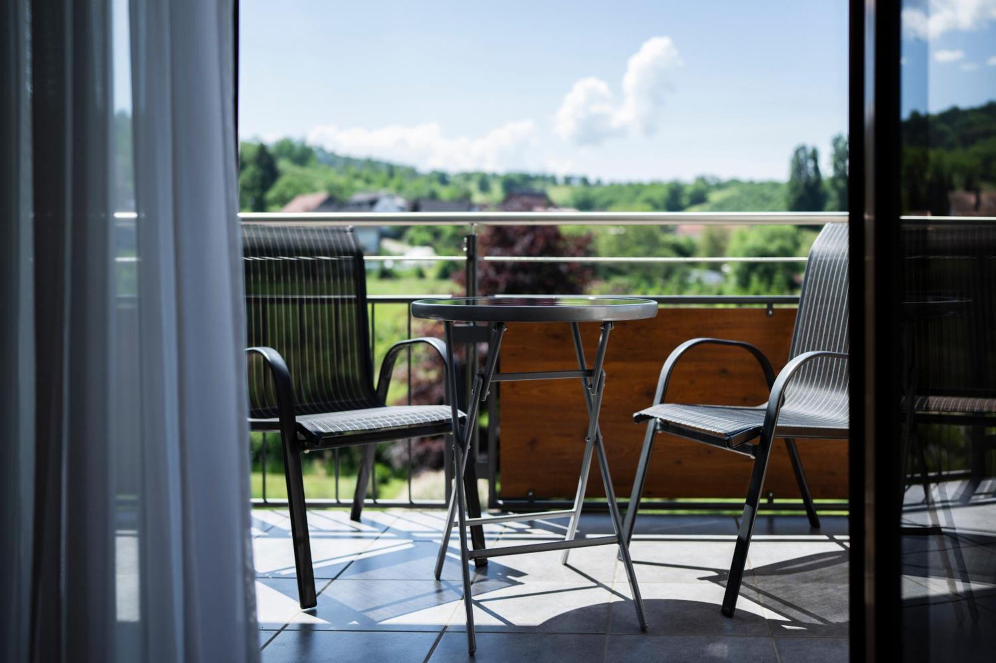 Hotel-Gasthof Rose Oberkirch  Eksteriør billede